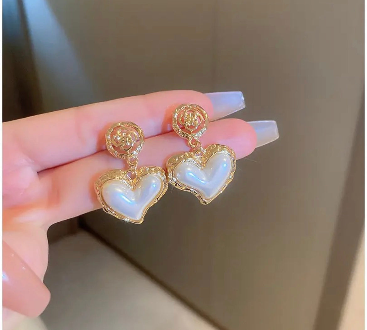 Pearls Heart Earrings