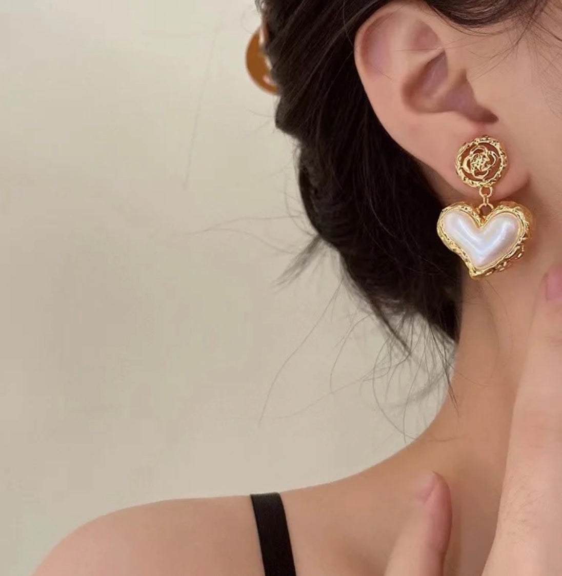 Pearls Heart Earrings