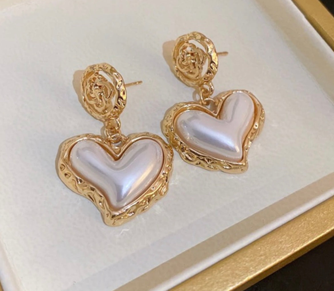 Pearls Heart Earrings