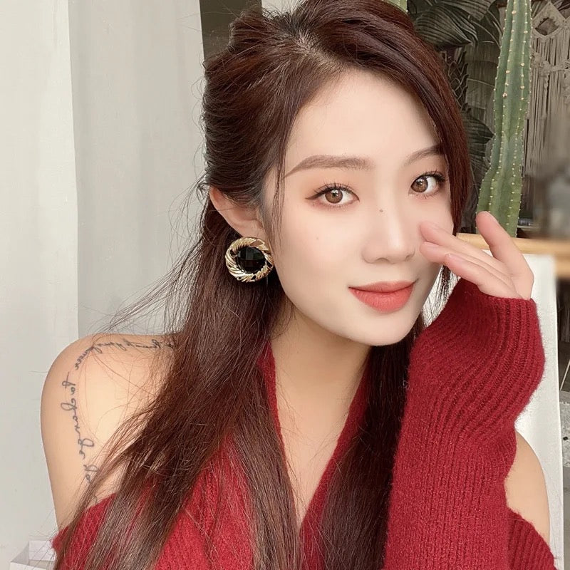Black Round Earrings