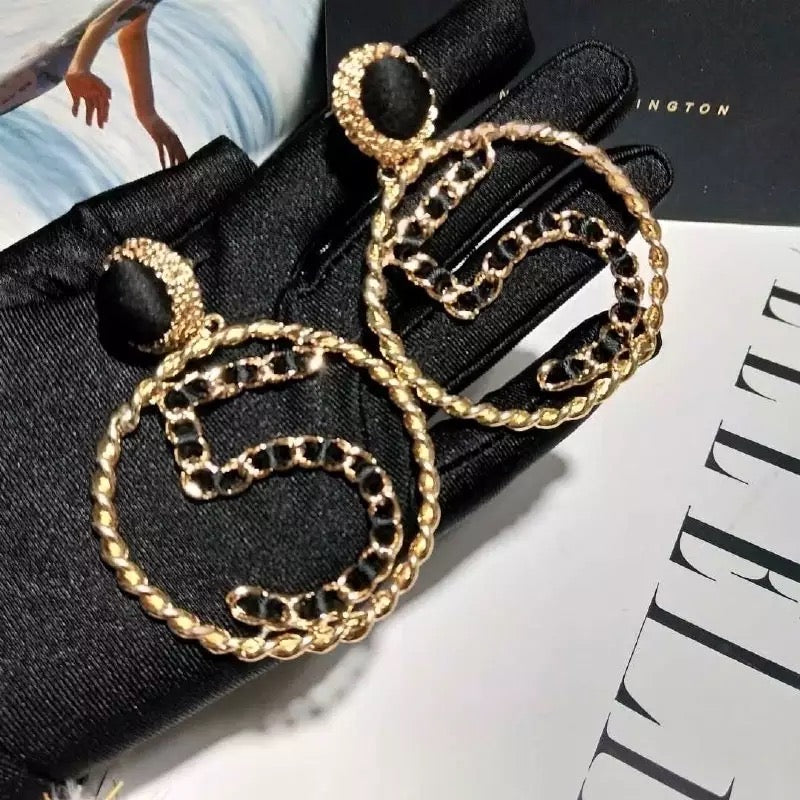 Number “5” Earrings black