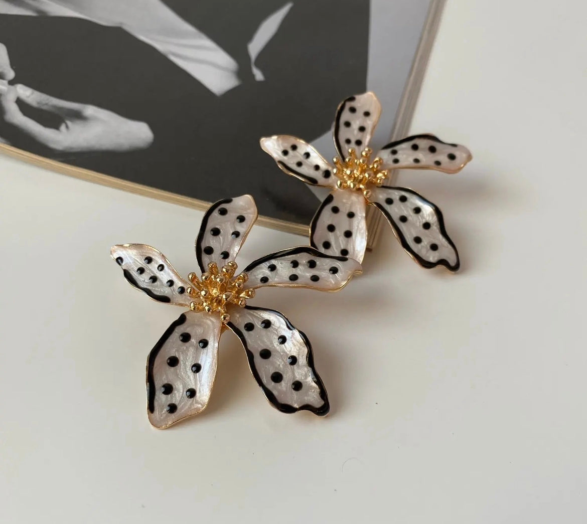 White flower earrings