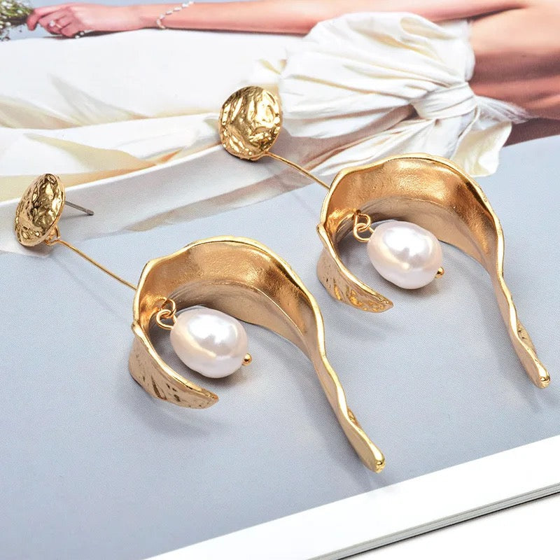 Pearl Retro Earrings