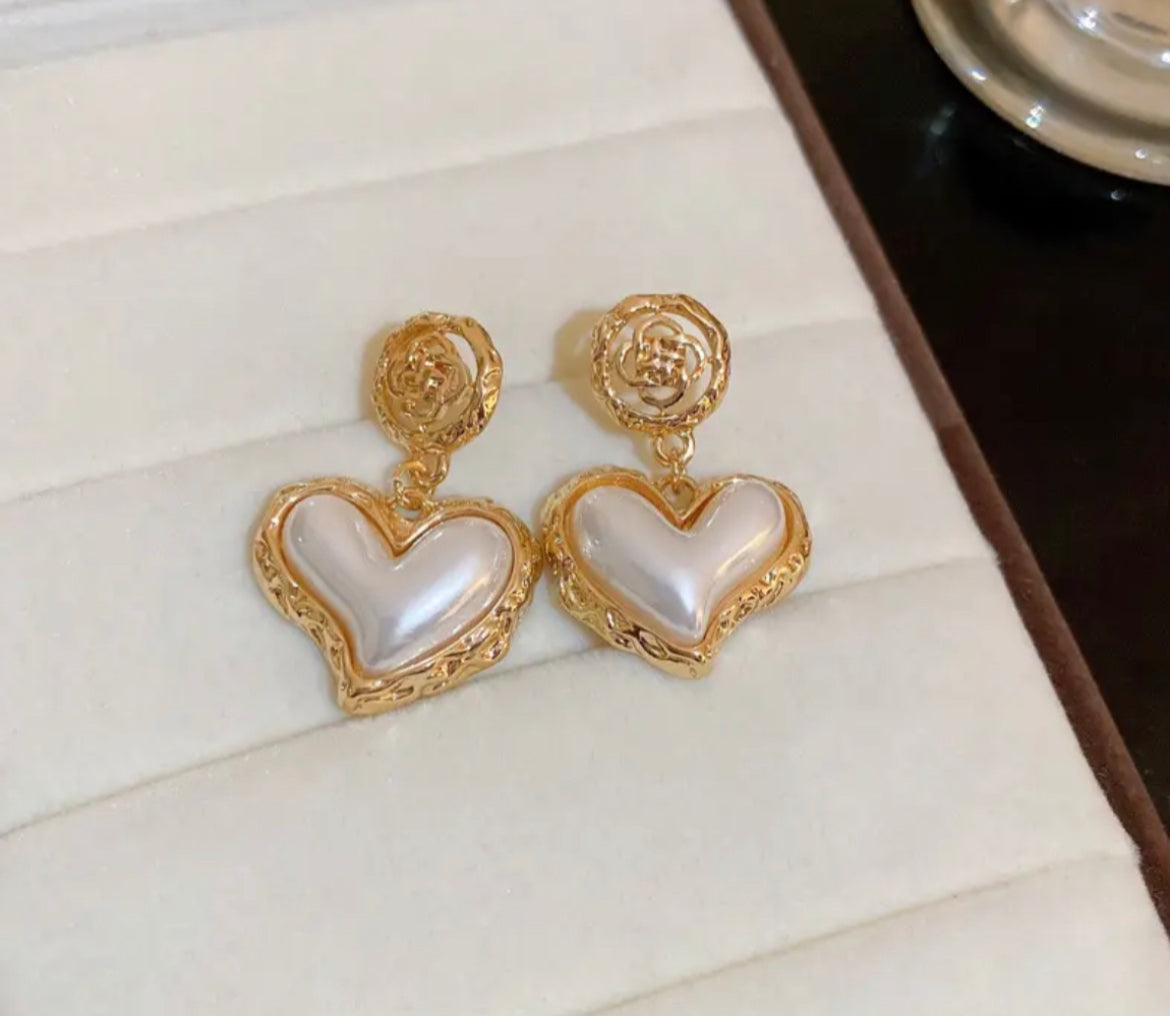 Pearls Heart Earrings