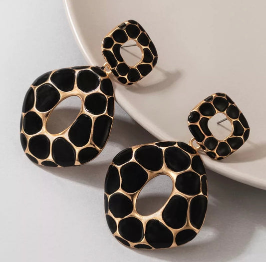 Geometric black earrings